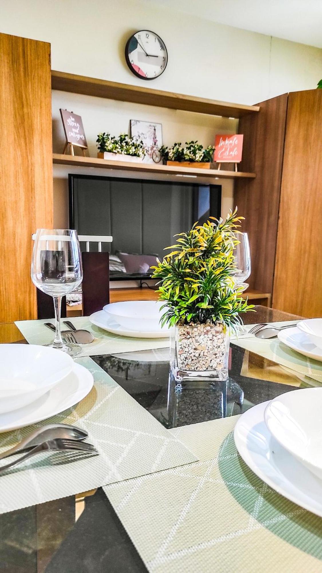 Brand New Staycation With Netflix In Poblacion, Makati, Philippines Apartment Manila