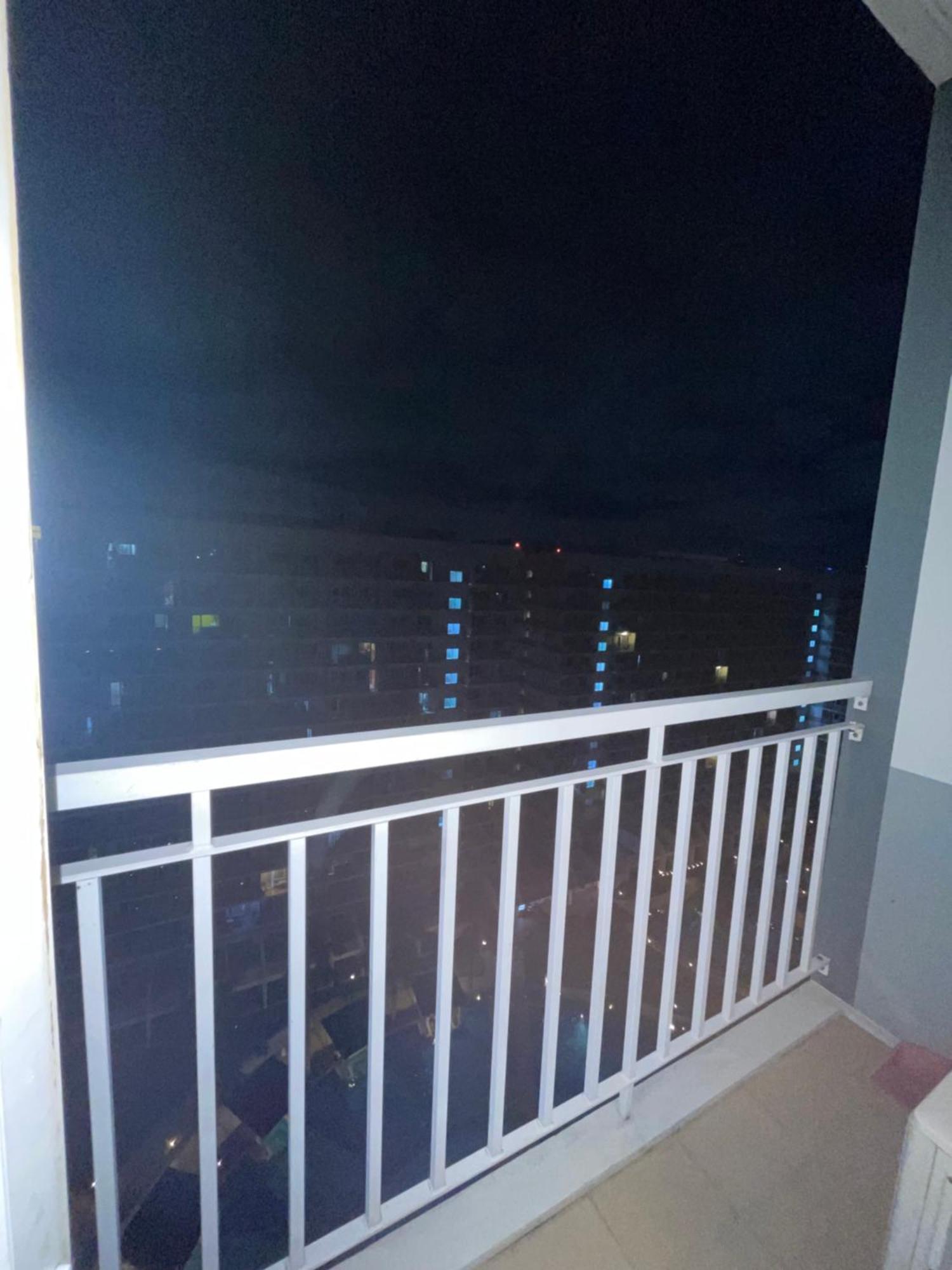 2bedroom With 2balcony With Pool View 1633-34 Apartment Manila