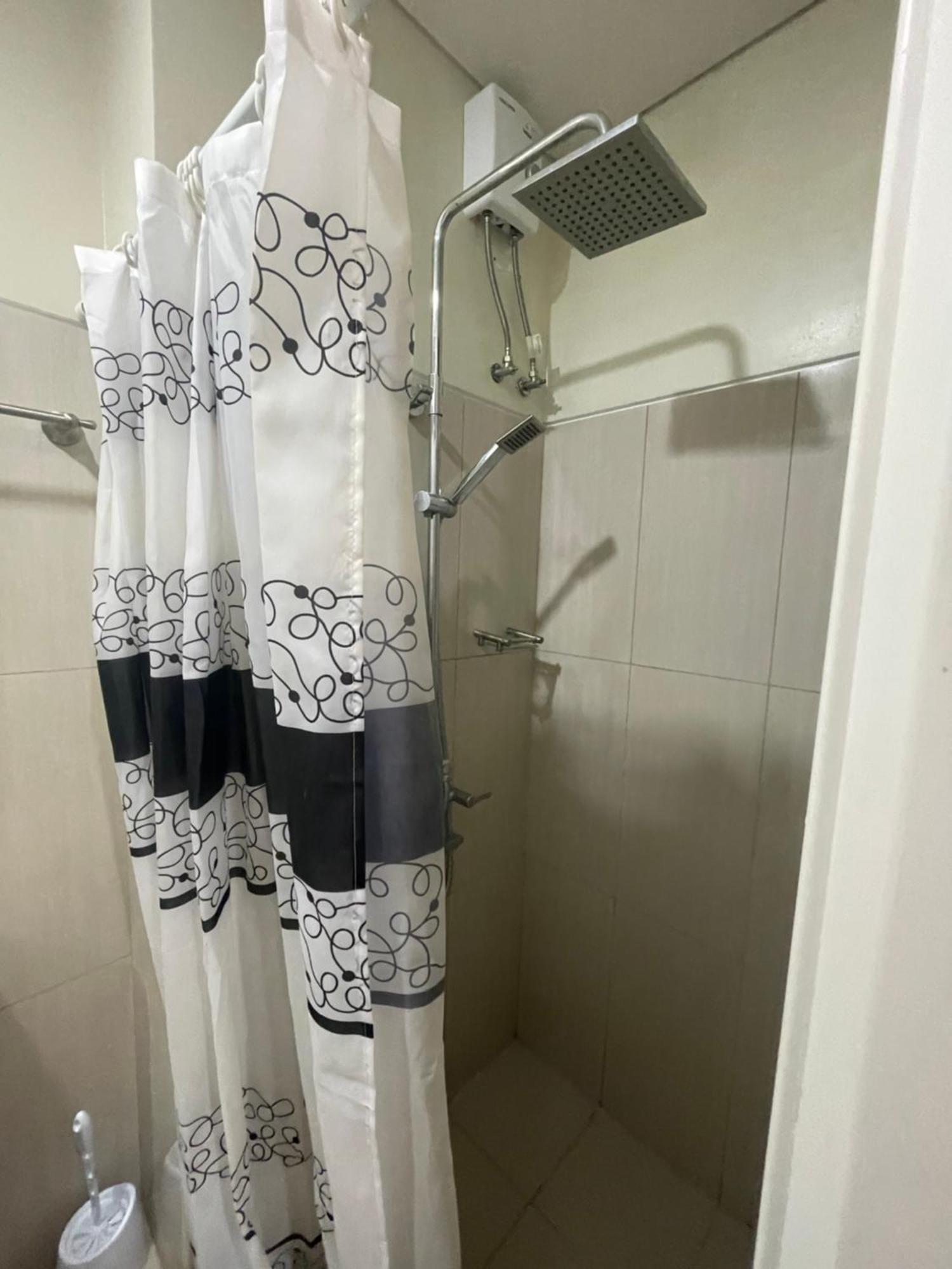 2bedroom With 2balcony With Pool View 1633-34 Apartment Manila