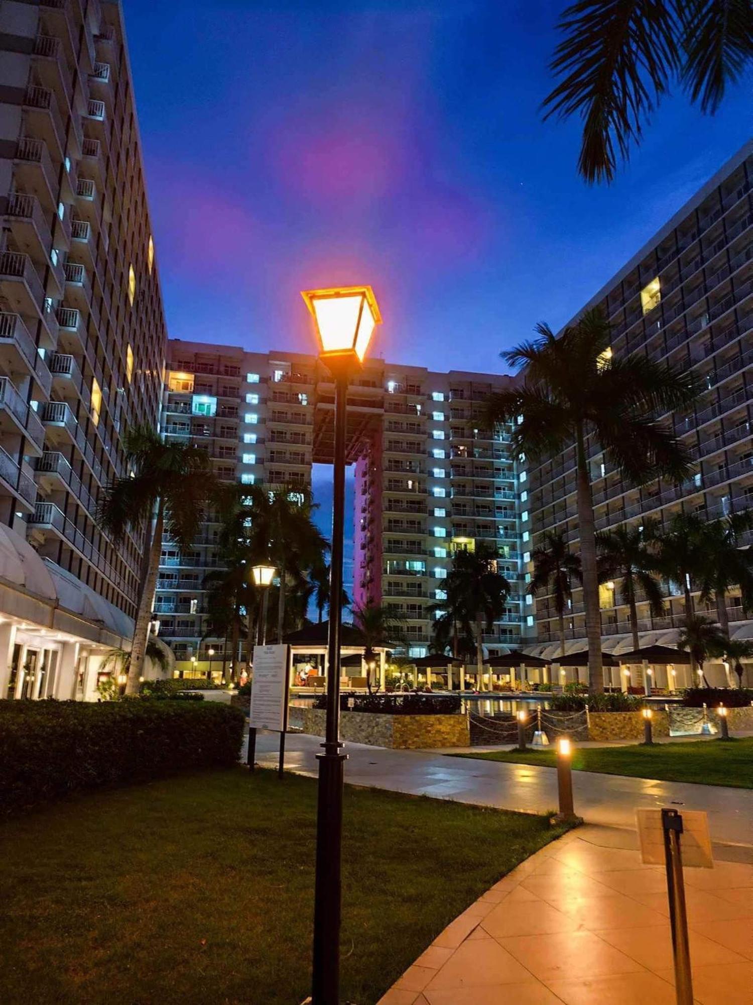2bedroom With Big Balcony 1046d Pool View Manila