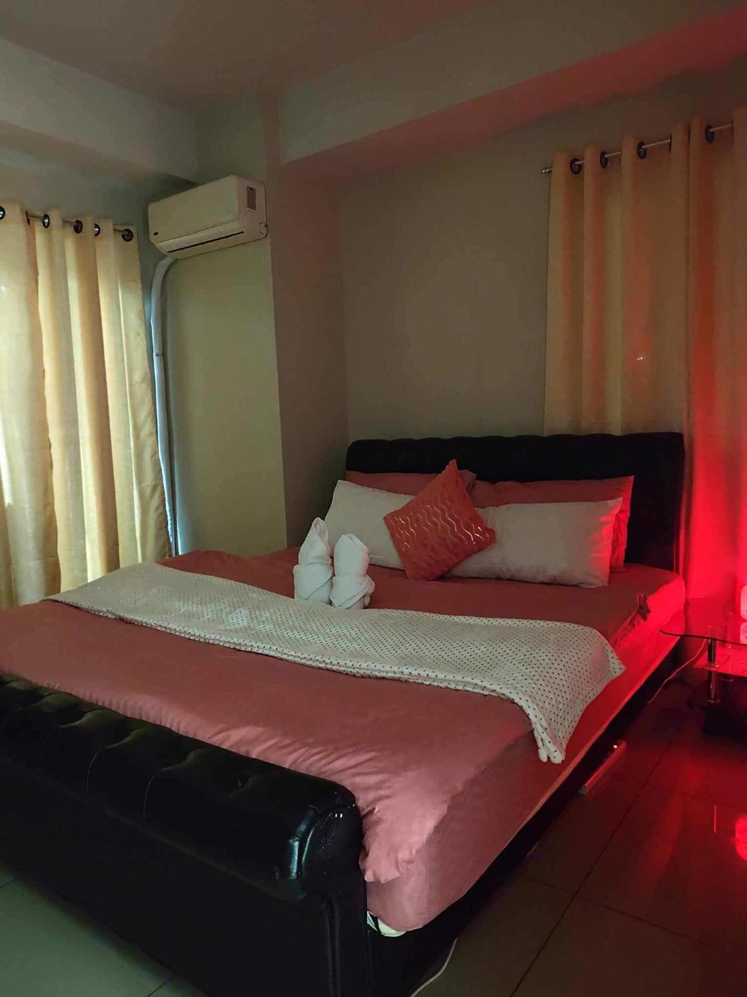 2bedroom With Big Balcony 1046d Pool View Apartment