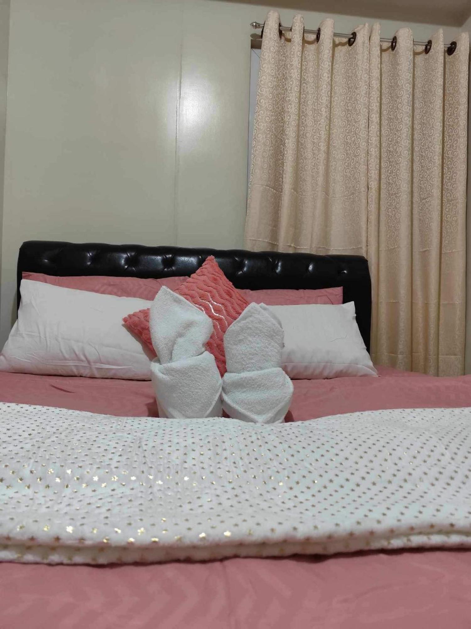 2bedroom With Big Balcony 1046d Pool View Manila