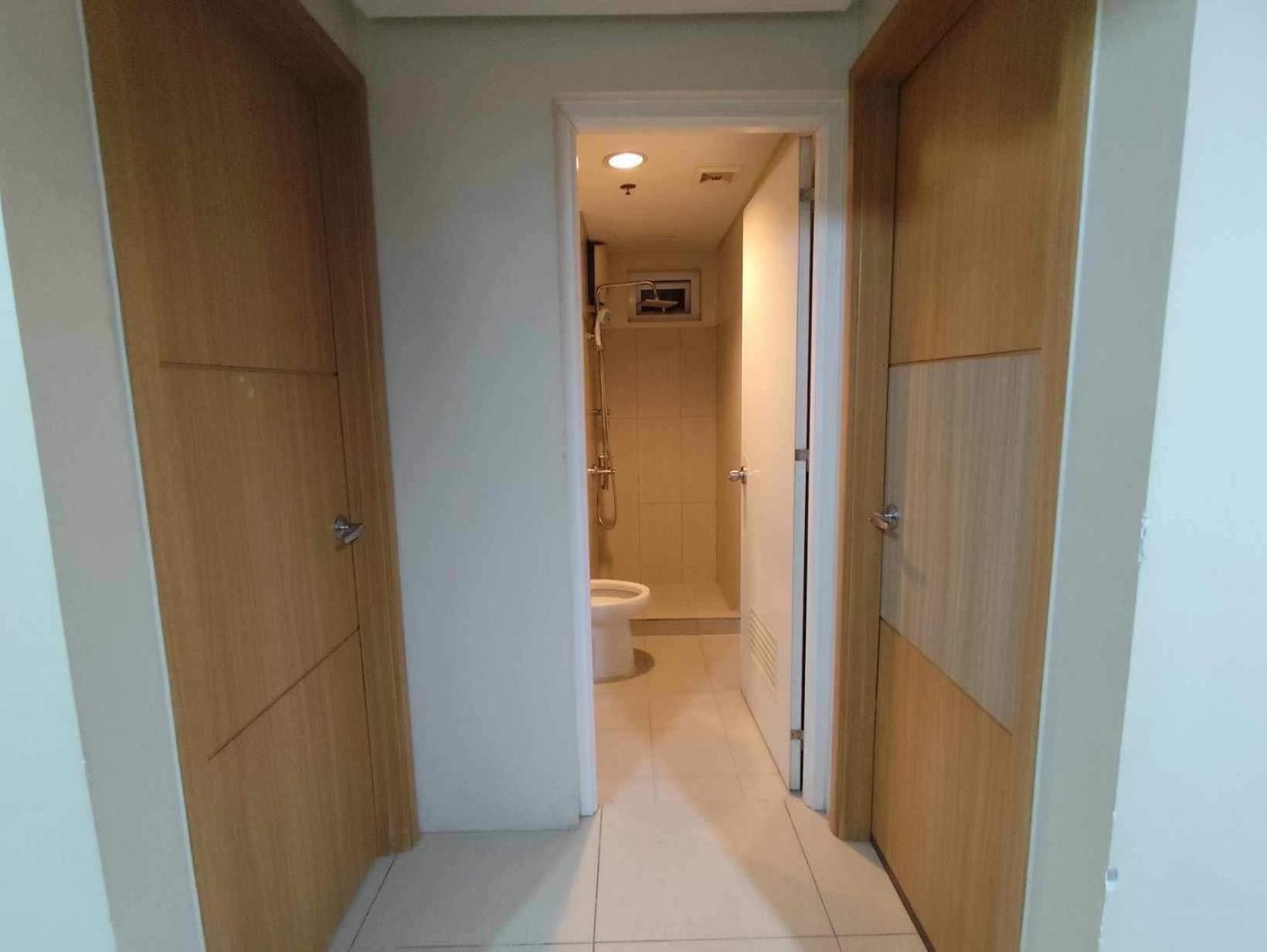 Apartment 2bedroom With Big Balcony 1046d Pool View Manila