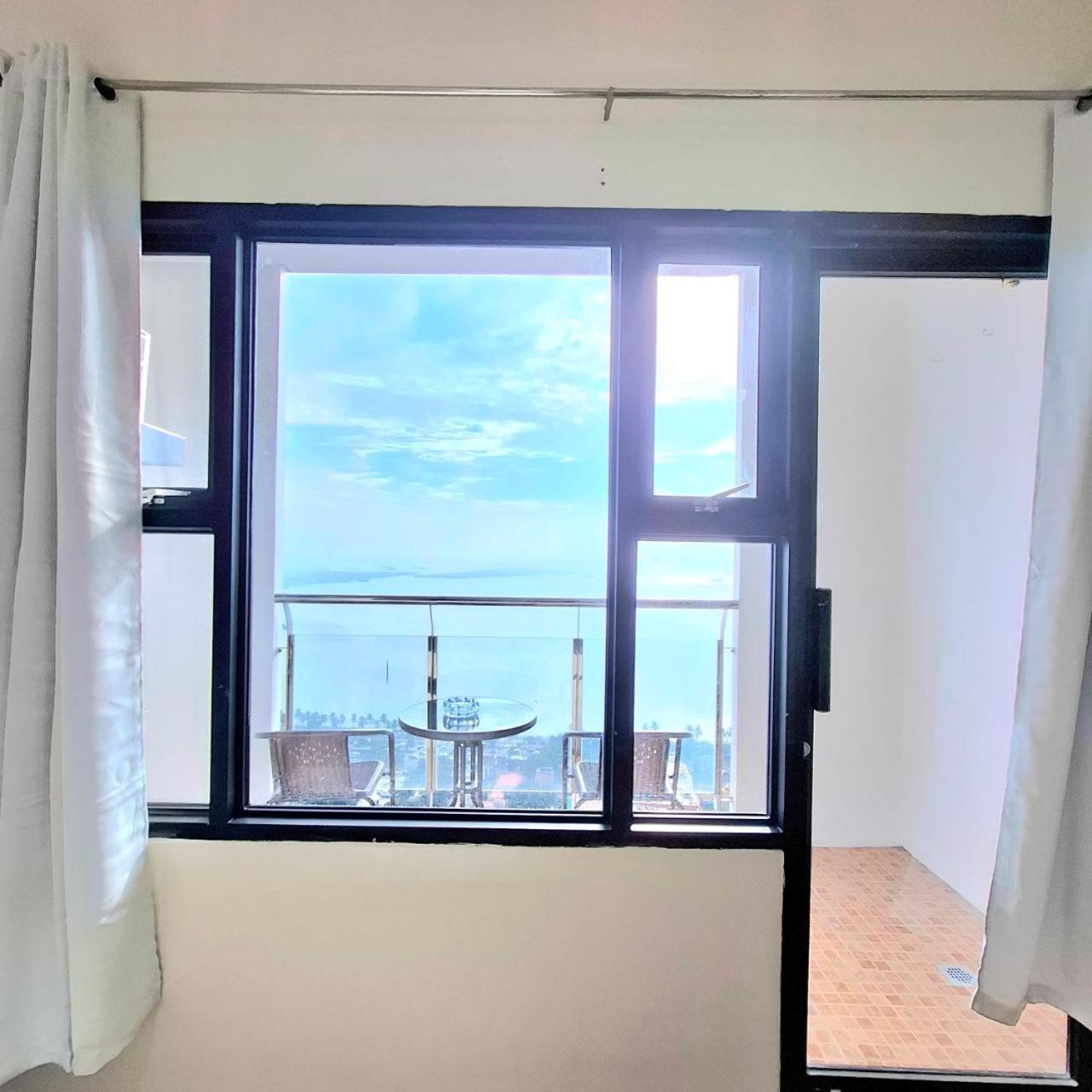 Breathtaking Bayviews - 1 Bedroom 1 Bathroom With Balcony Bayview Pool Netflix - Housekeeping Available - Apartment