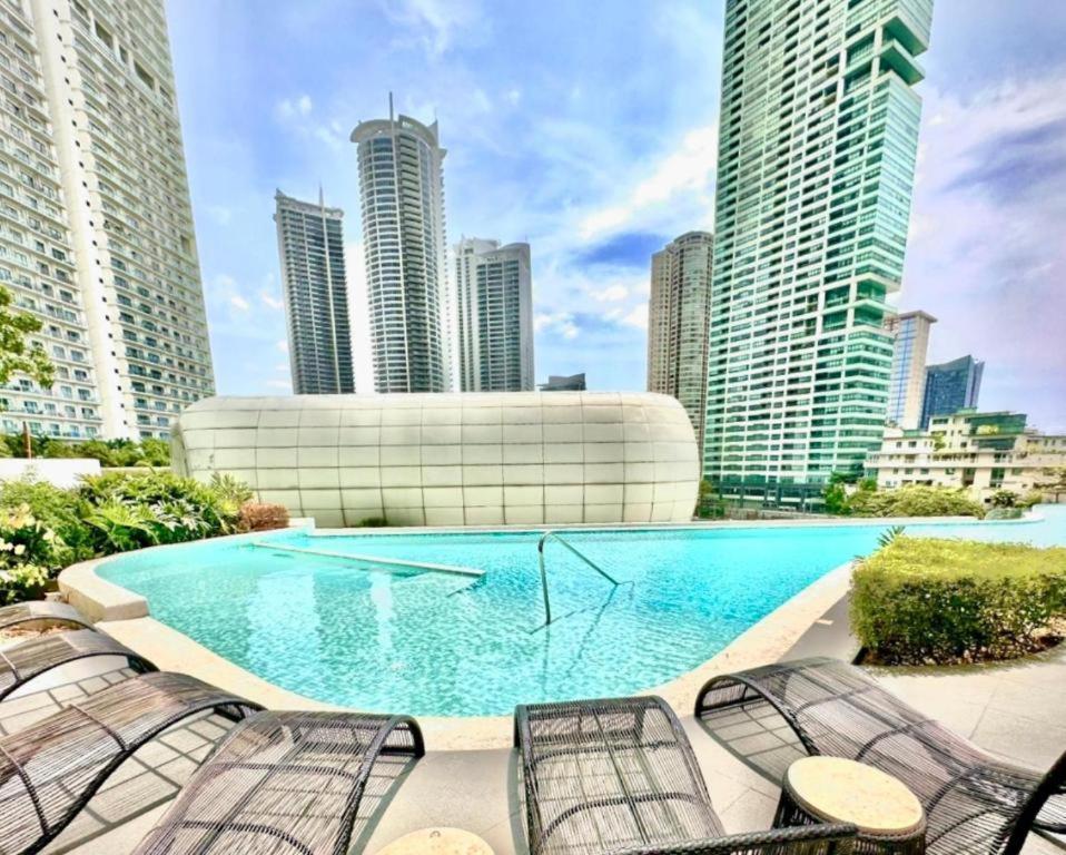 Luxury California King With Pool And View 4*