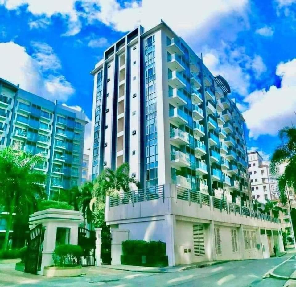 Aparthotel Airport Staycation @mrmcondotel Manila