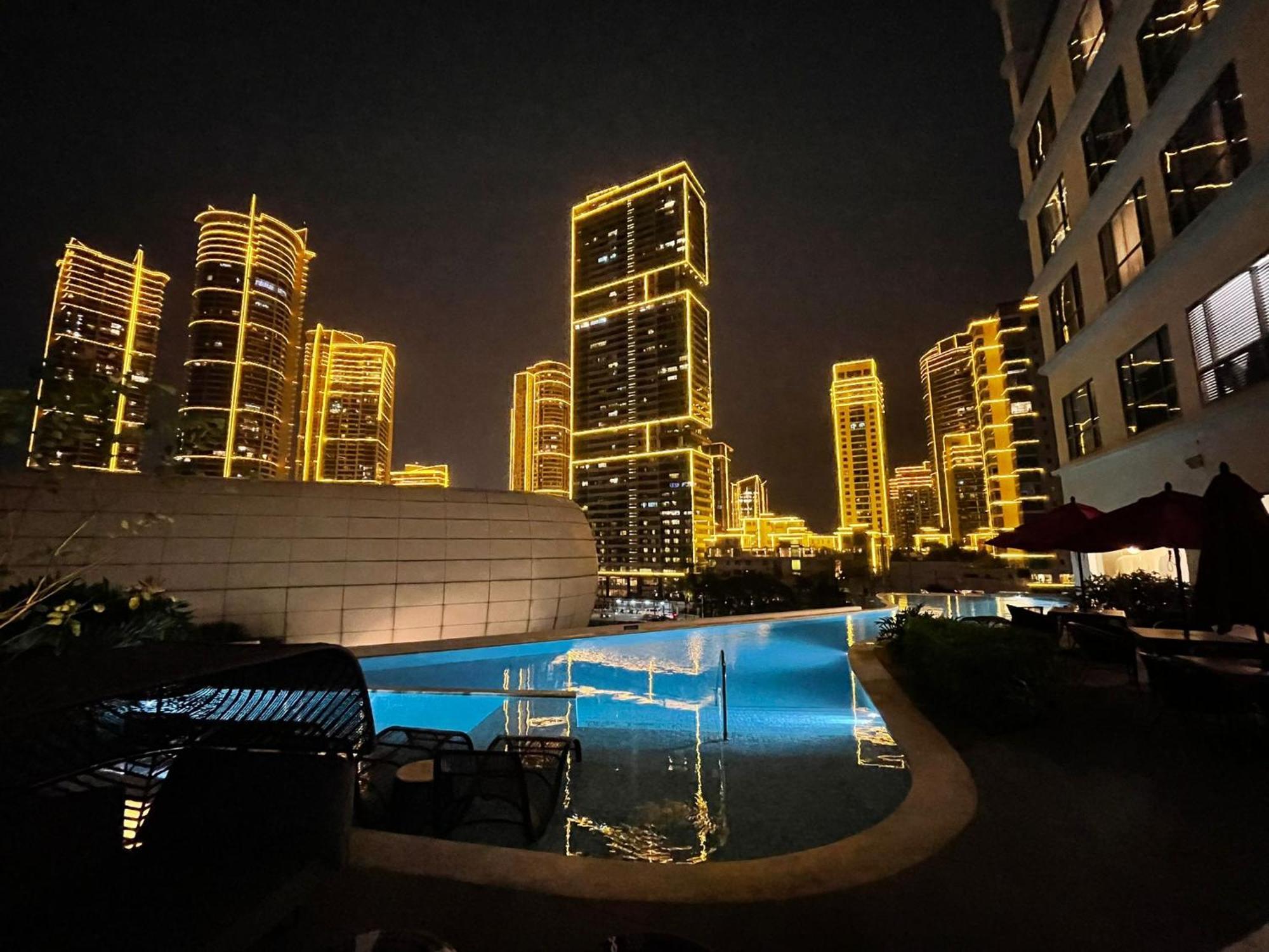Luxury California King With Pool And View Mandaluyong