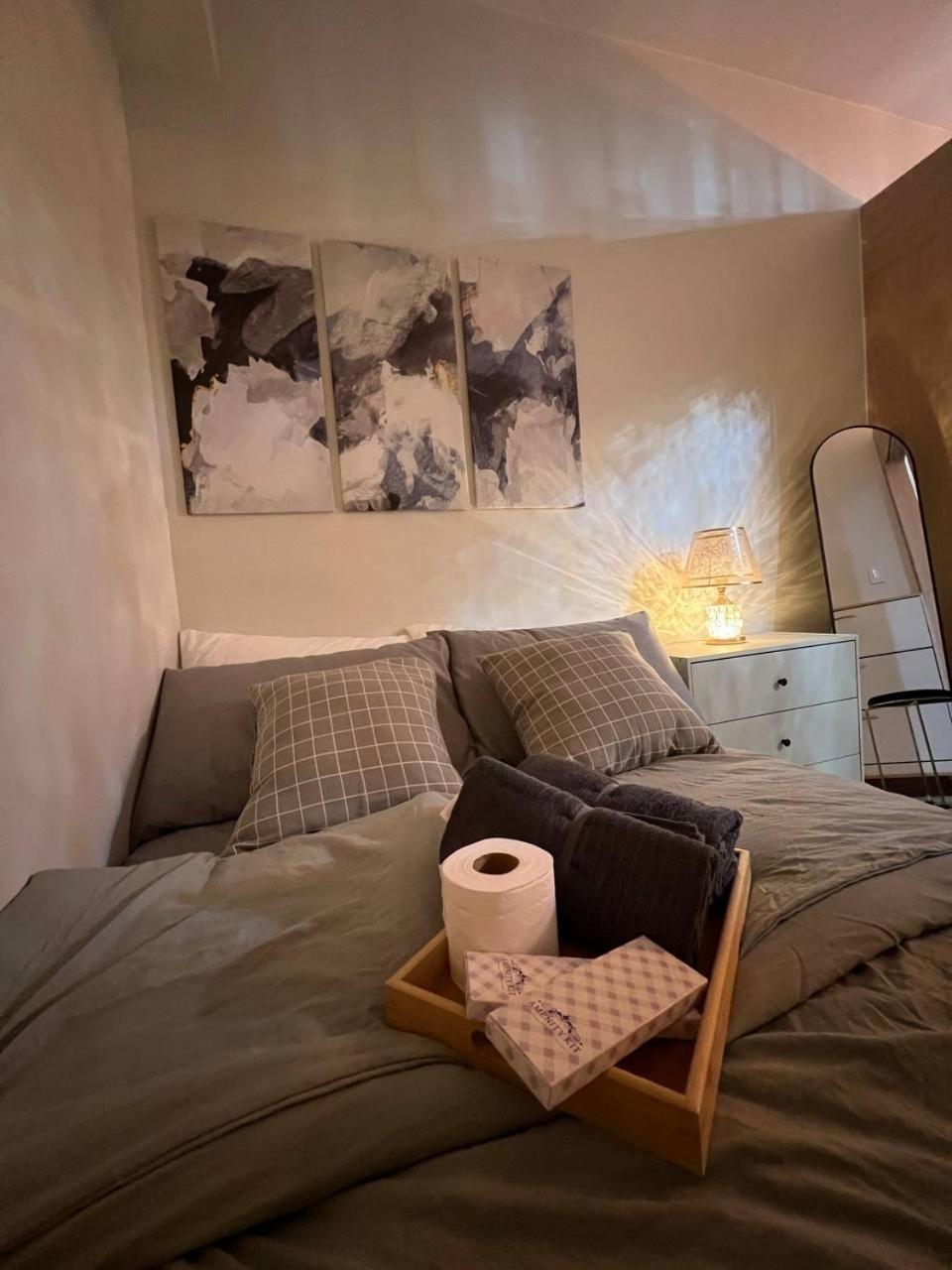 Field Residences - 2br In Paranaque Near Naia Airport Aparthotel Manila