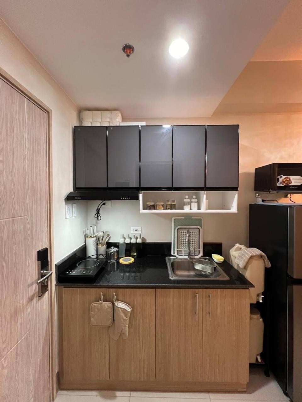 Aparthotel Field Residences - 2br In Paranaque Near Naia Airport Manila