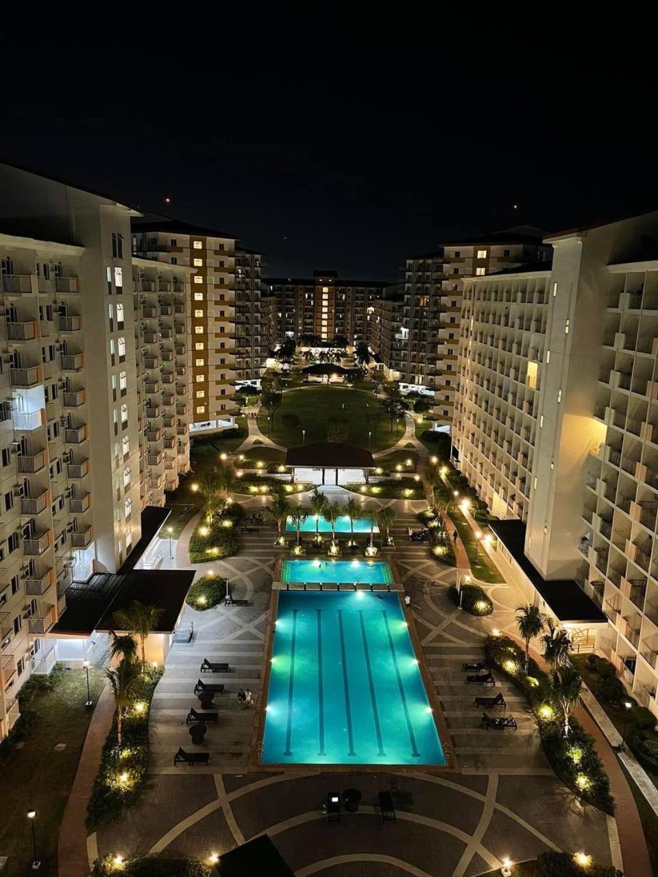 Field Residences - 2br In Paranaque Near Naia Airport *