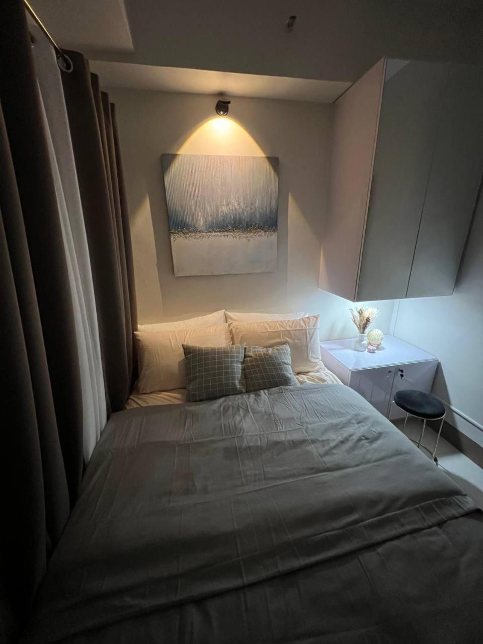 Field Residences - 2br In Paranaque Near Naia Airport * Manila