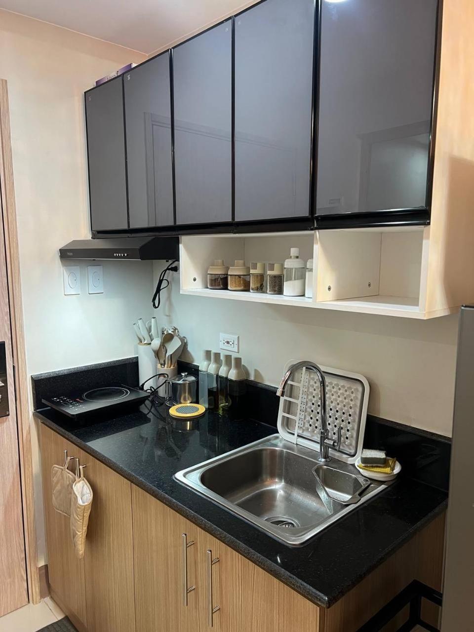 Field Residences - 2br In Paranaque Near Naia Airport Aparthotel *