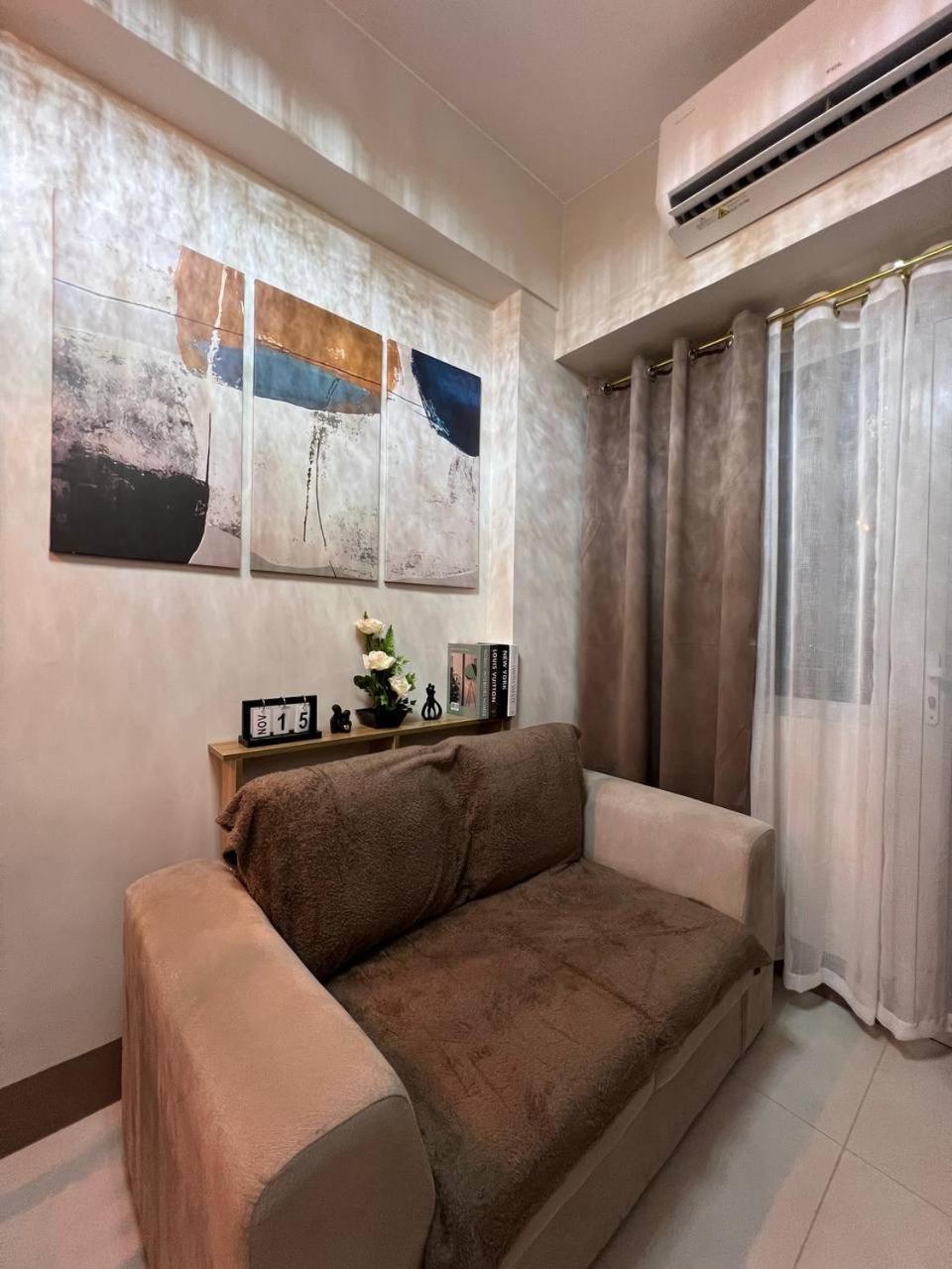 Field Residences - 2br In Paranaque Near Naia Airport Manila