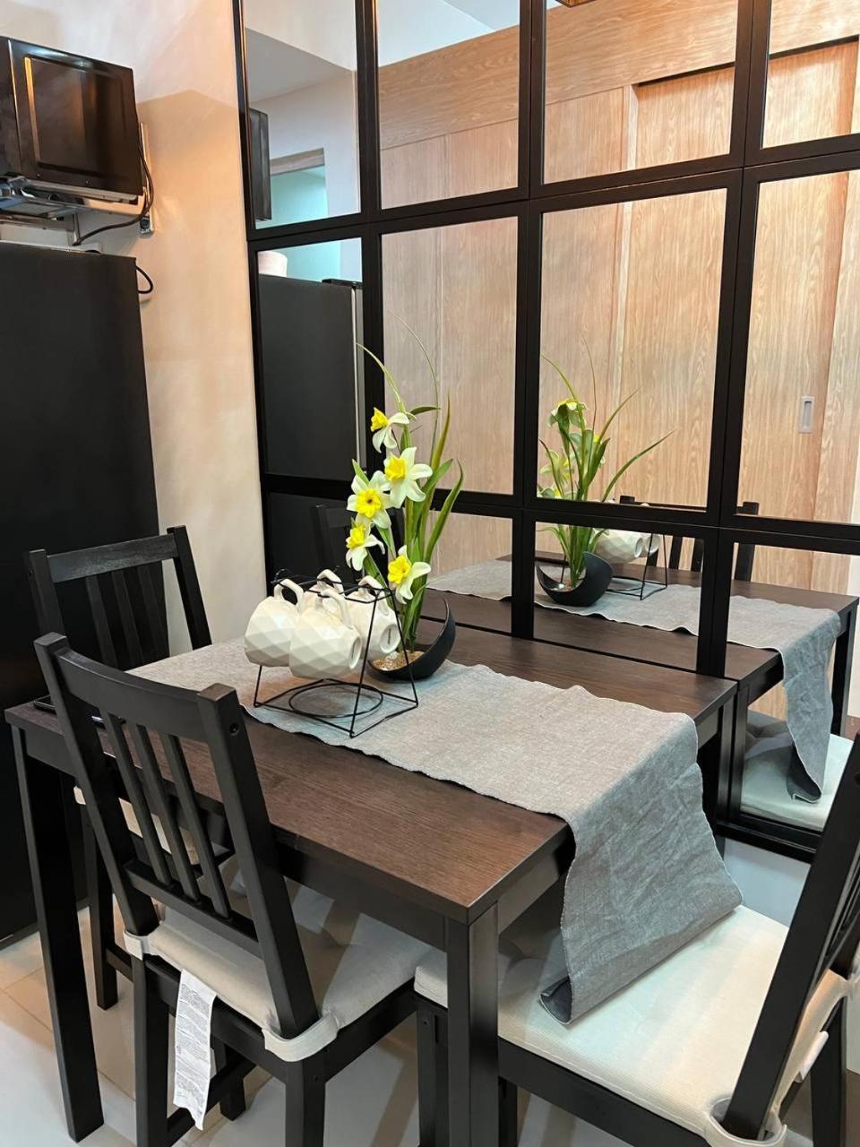 Field Residences - 2br In Paranaque Near Naia Airport