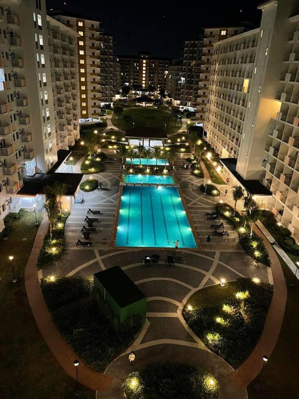 Field Residences - 2br In Paranaque Near Naia Airport *