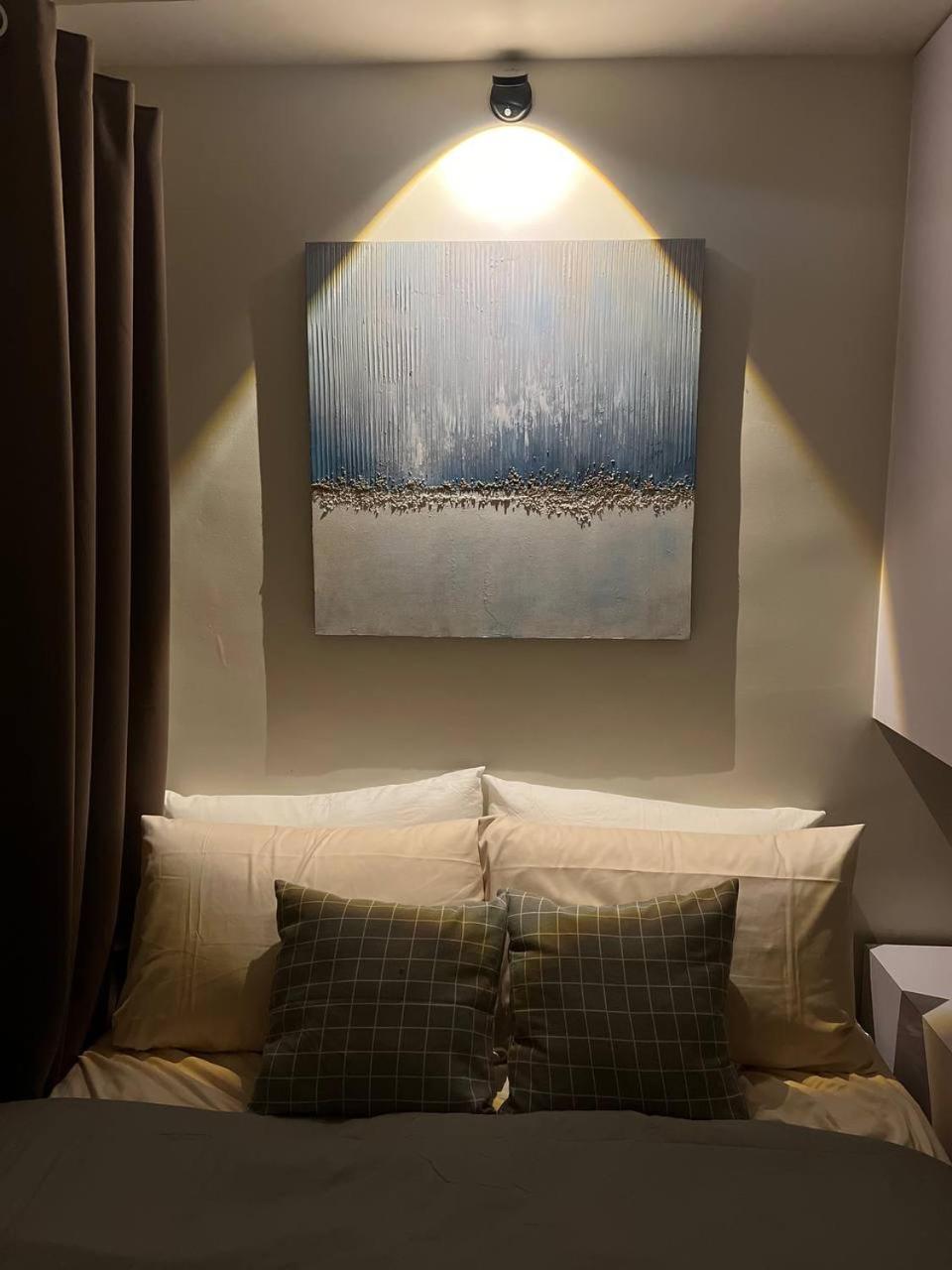 Field Residences - 2br In Paranaque Near Naia Airport Manila