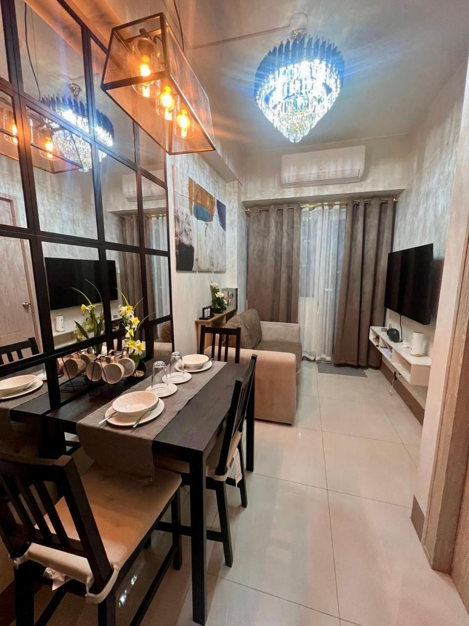 Field Residences - 2br In Paranaque Near Naia Airport *