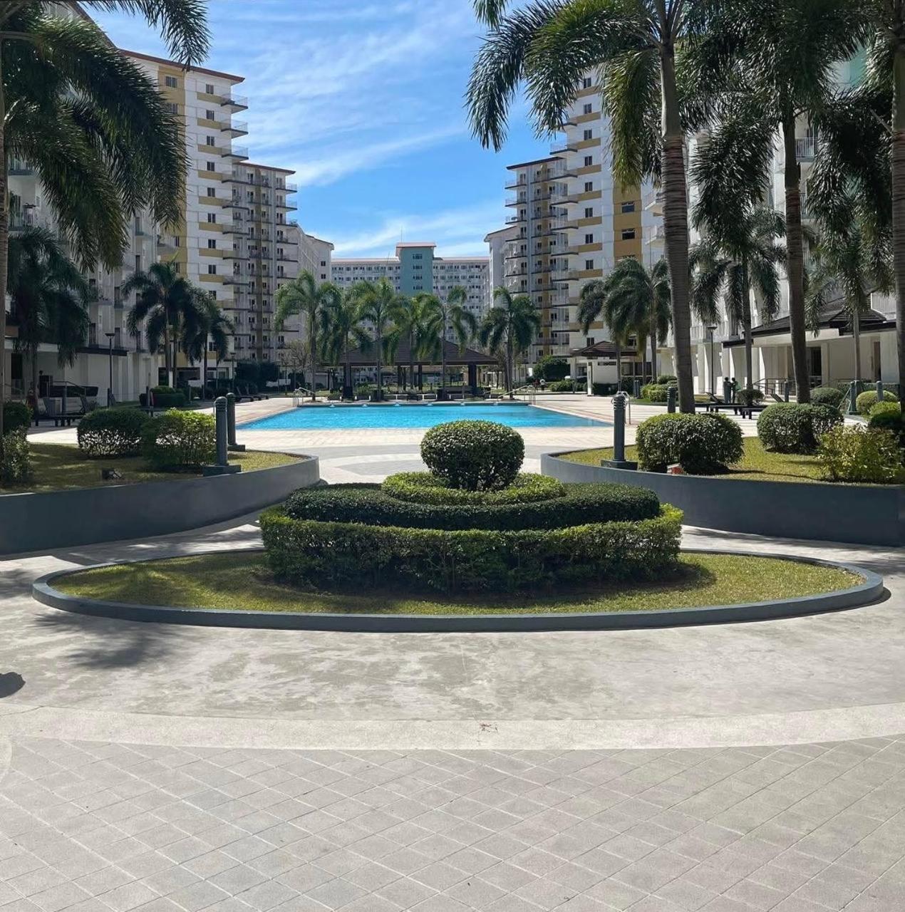 Field Residences - 2br In Paranaque Near Naia Airport Manila