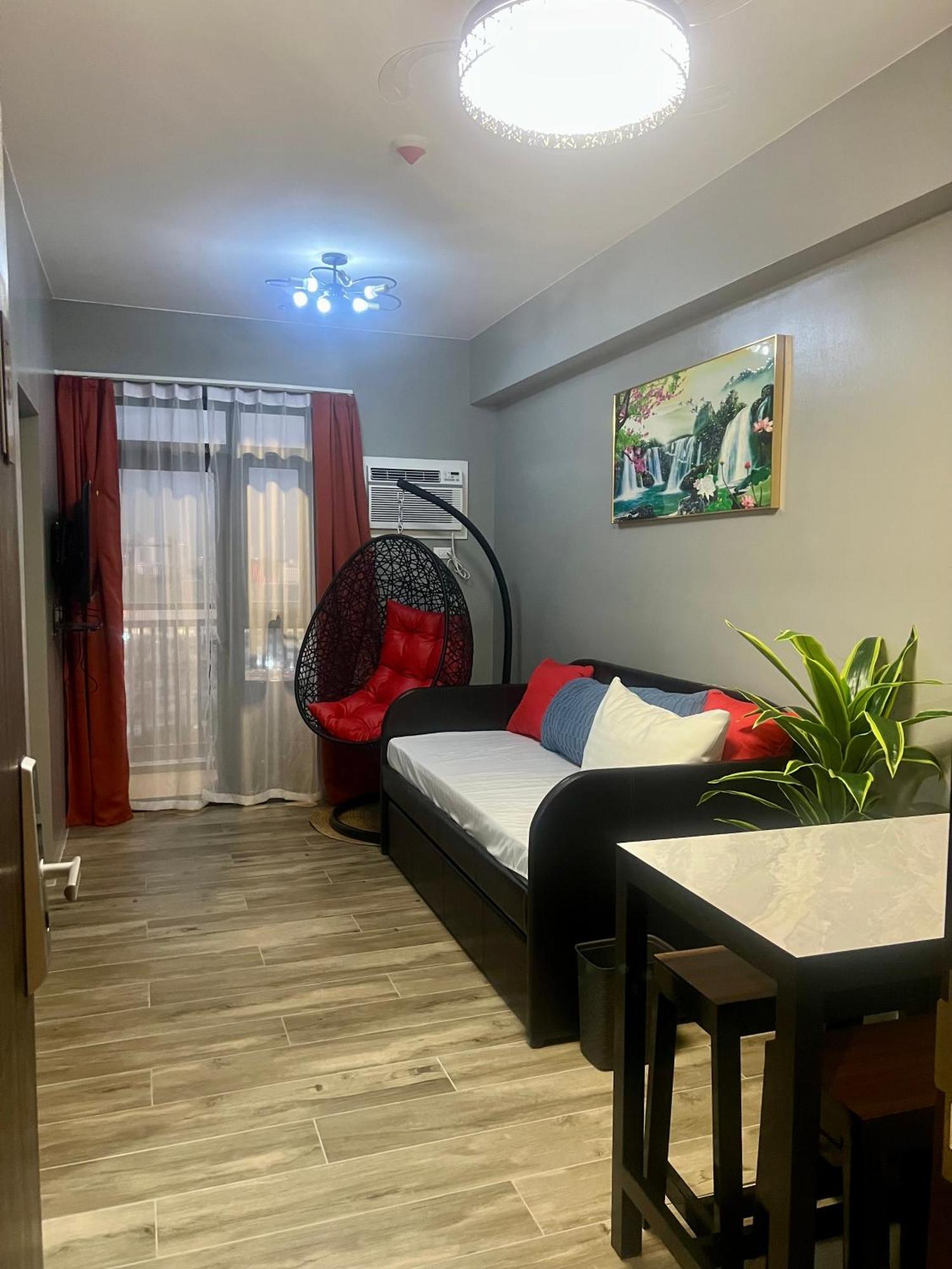 1 Bedroom Executive Gentry Manor By Jms