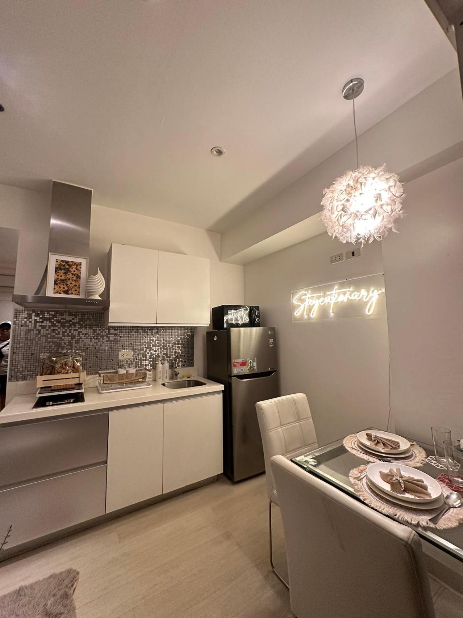 Azure Urban Residences - Staycationary Miami 1210 Paranaque City