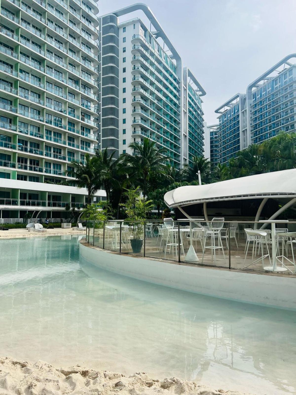 Apartment The Bahamas And Maldives At Azure Residences Near Airport Manila