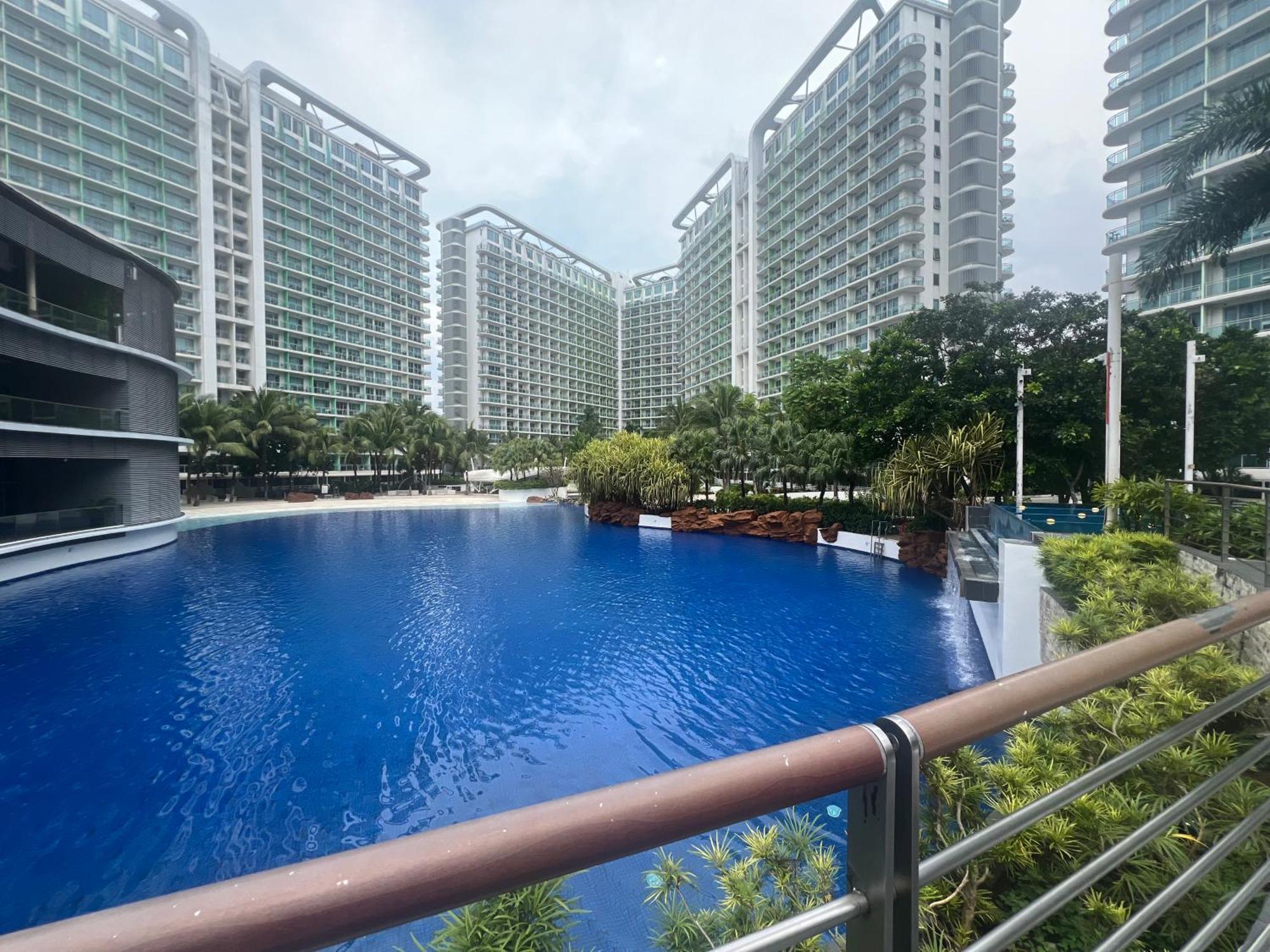 The Bahamas And Maldives At Azure Residences Near Airport