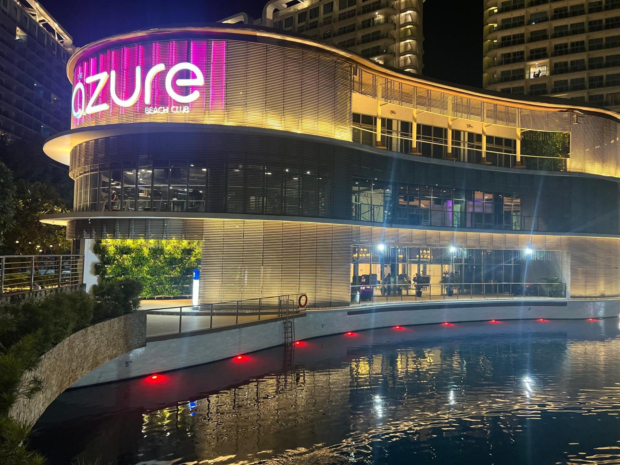 The Bahamas And Maldives At Azure Residences Near Airport Apartment