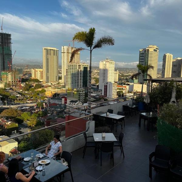 Apartment Budget At Ace By The Famous Indoor Water Manila
