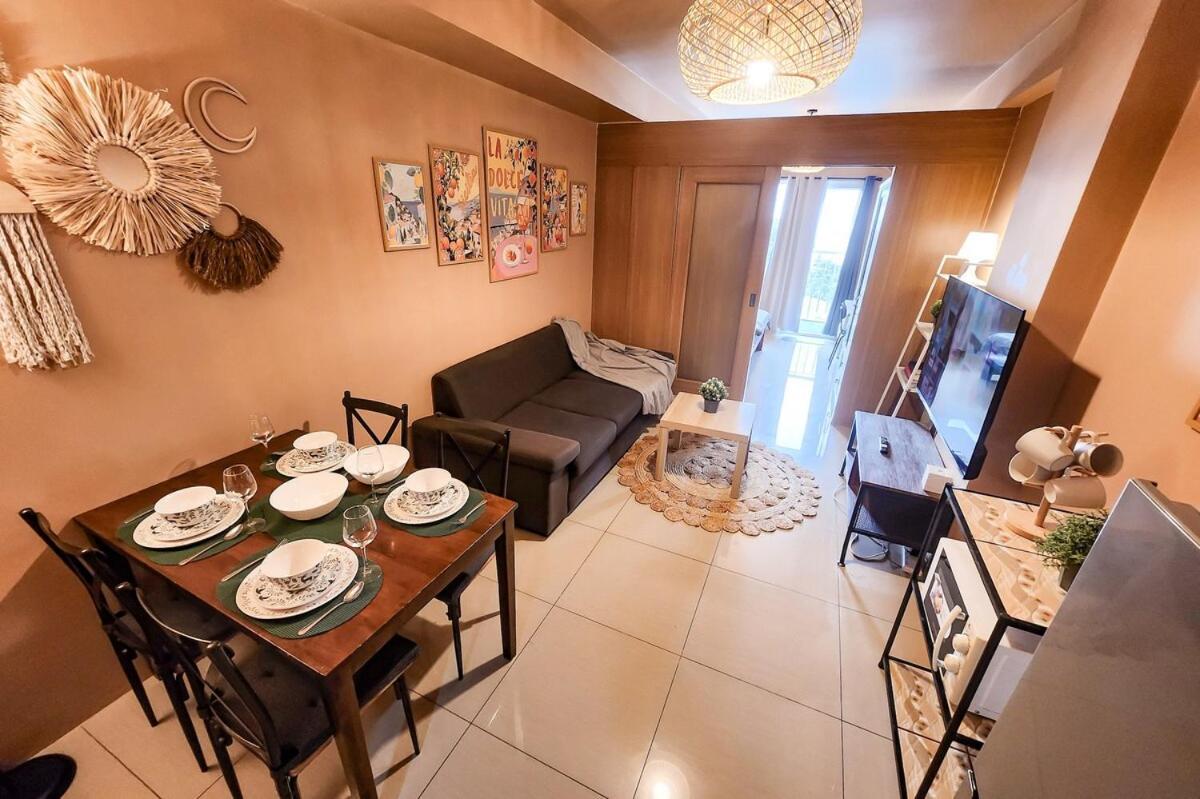 Apartment Spacious 1br 55sqm Moa With 100mbps Netflix Speakers *