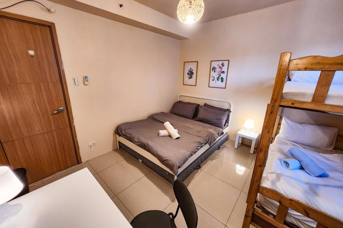 Lush 2br 98sqm Moa 200mbps Netflix Xbox Printer Manila