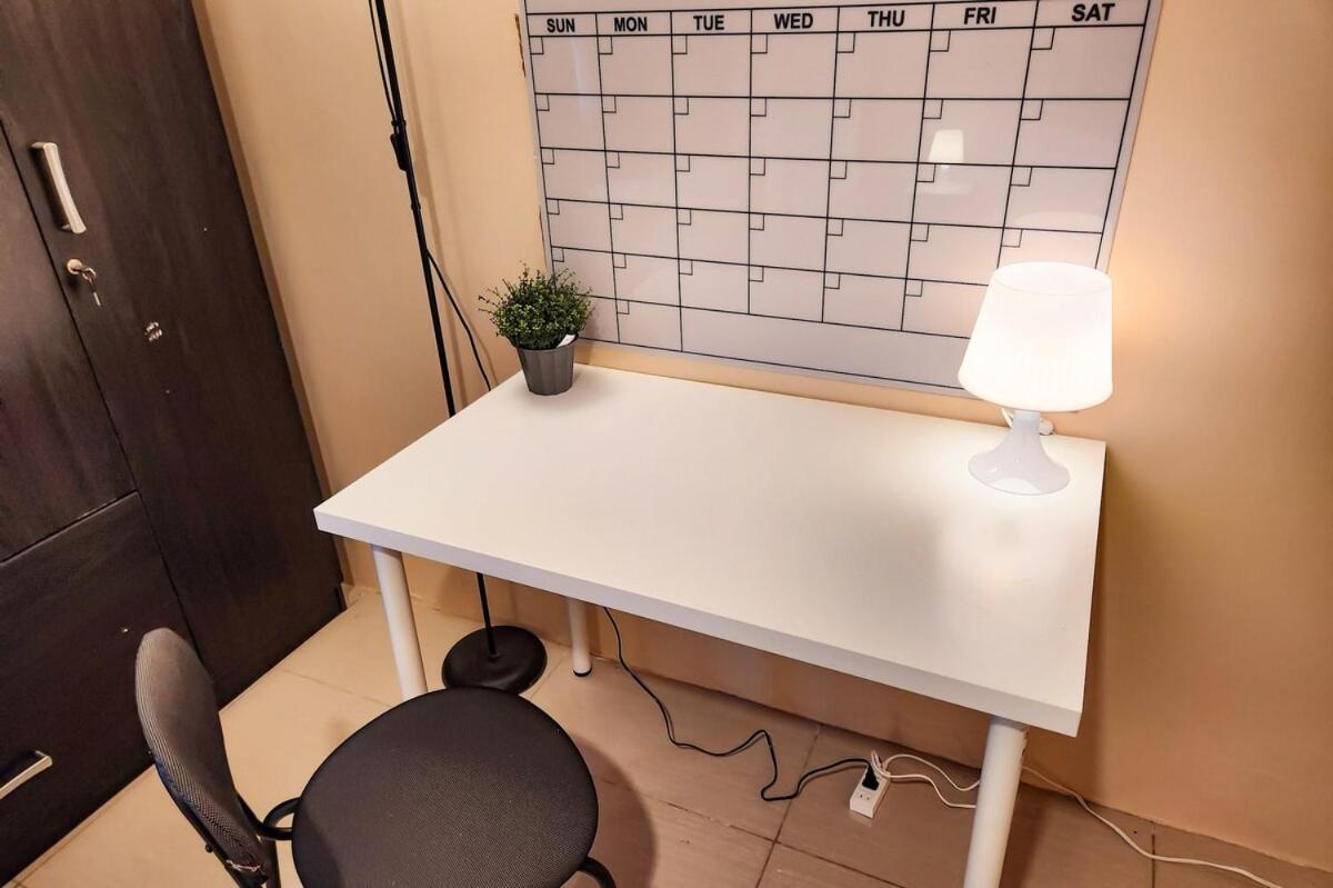 Lush 2br 98sqm Moa 200mbps Netflix Xbox Printer Apartamento Manila