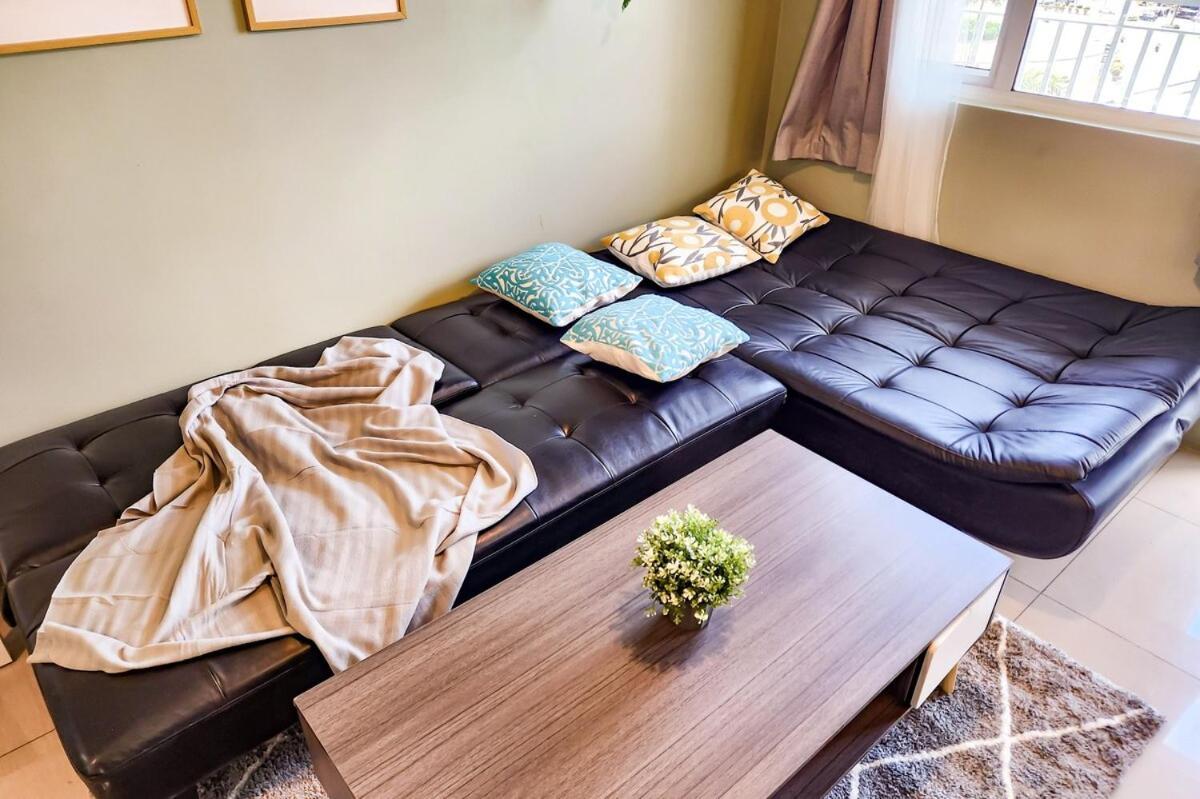 Lush 2br 98sqm Moa 200mbps Netflix Xbox Printer * Manila