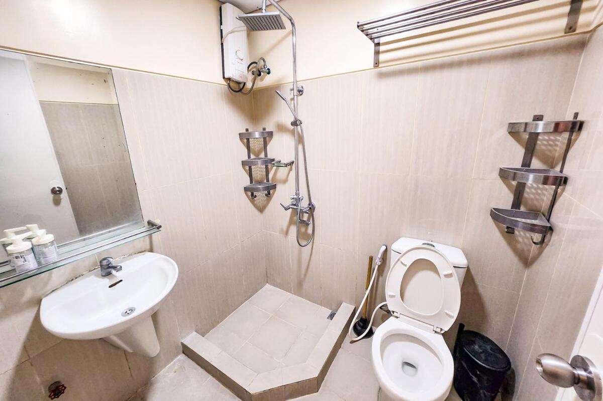 Lush 2br 98sqm Moa 200mbps Netflix Xbox Printer Apartamento Manila