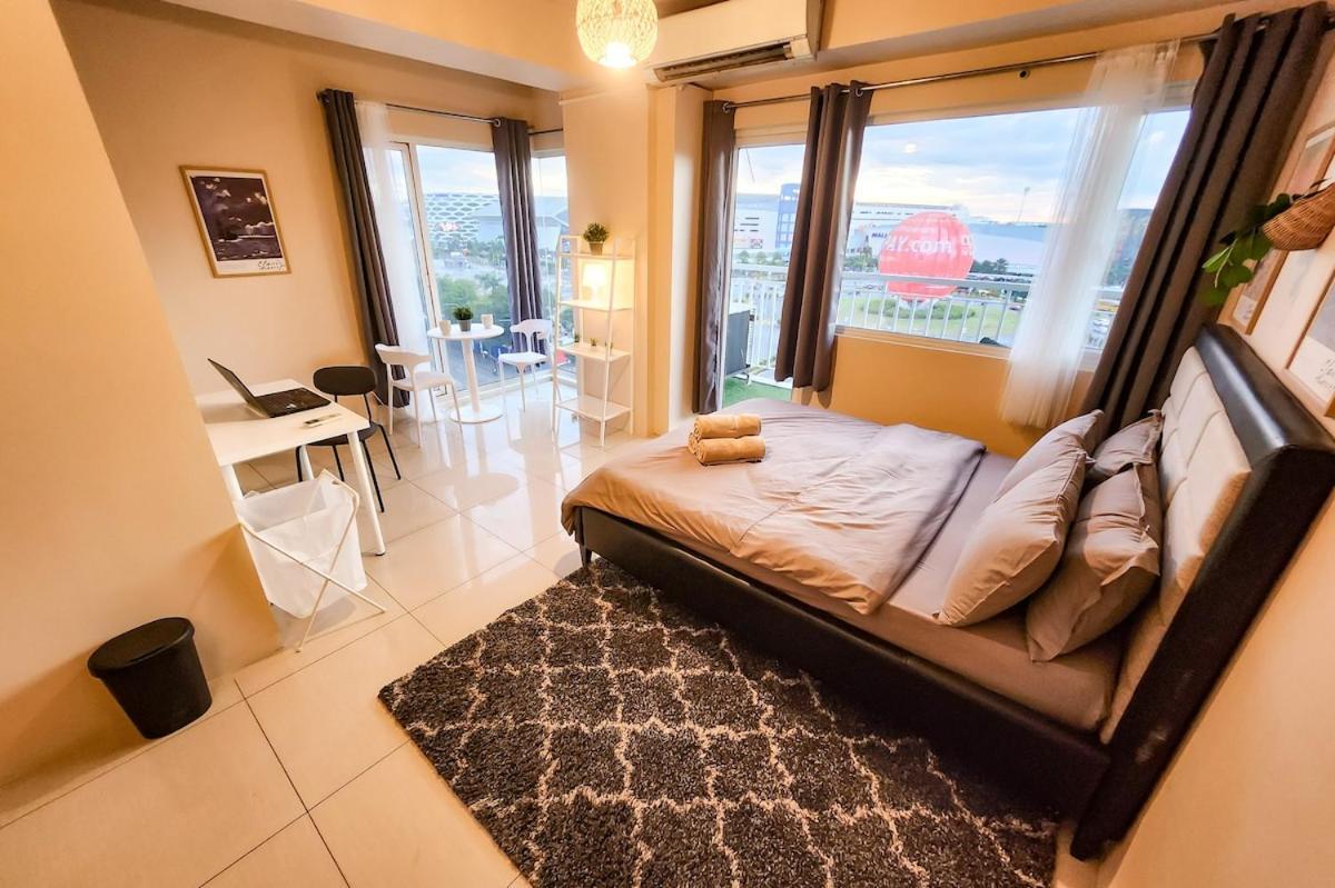 Artsy 110sqm 2br In Moa 200mbps Wifi Xbox Printer