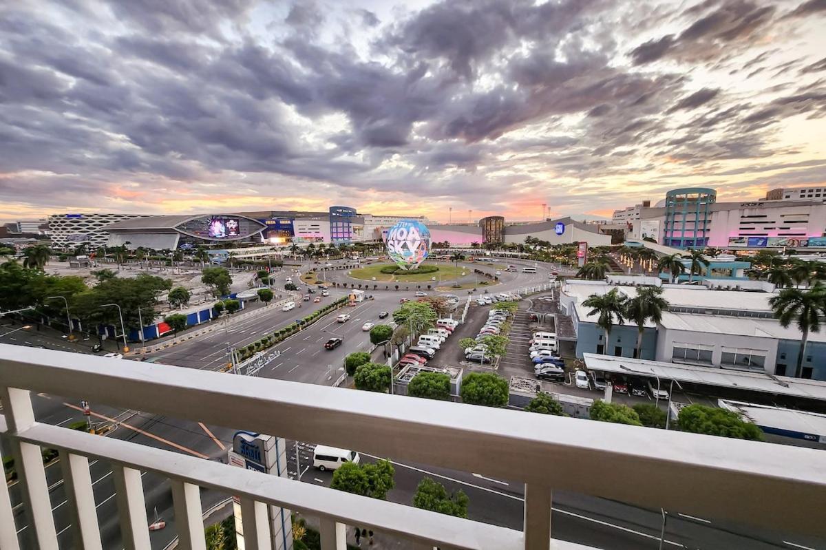 Artsy 110sqm 2br In Moa 200mbps Wifi Xbox Printer Apartamento Manila