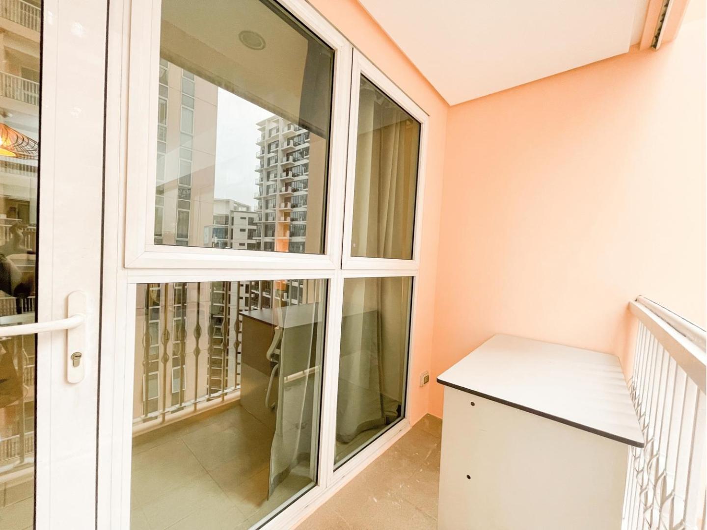 Holiday home Cozy Bgc Condo, Venice Grand Canal #vlrtc18e Manila