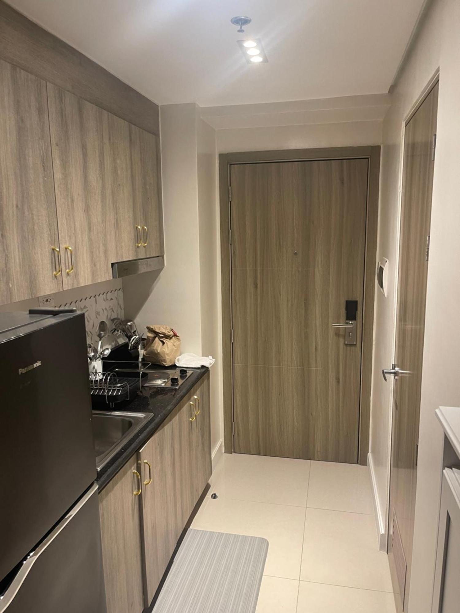 Fame Residences Tower 1 Unit 3706 *