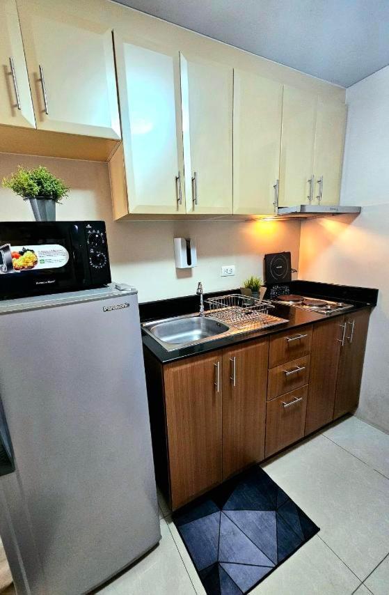 Airport Comfort Place Across Naia T3 * Manila