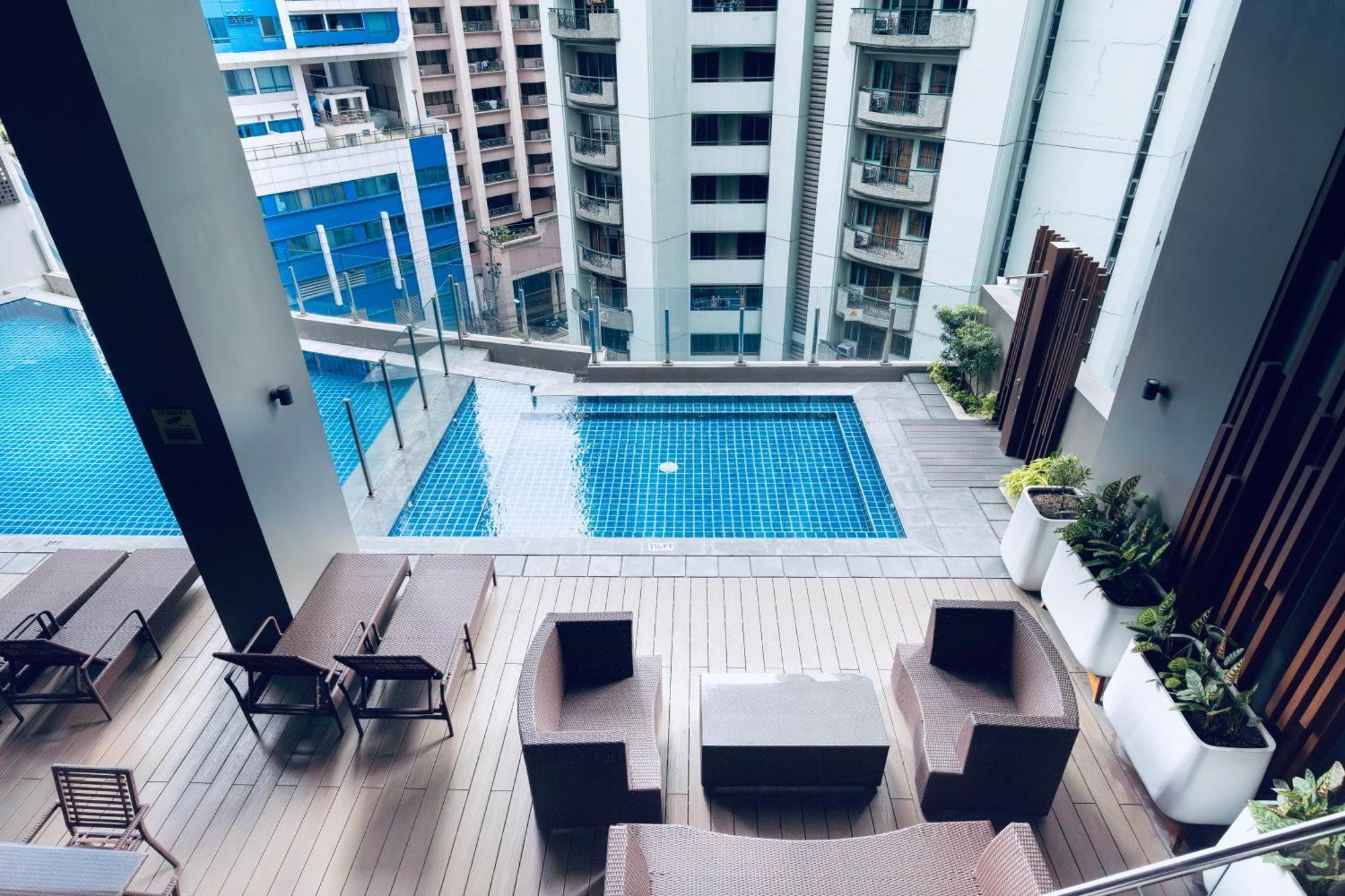 Cozy Flat At Makati S Coolest St Aparthotel