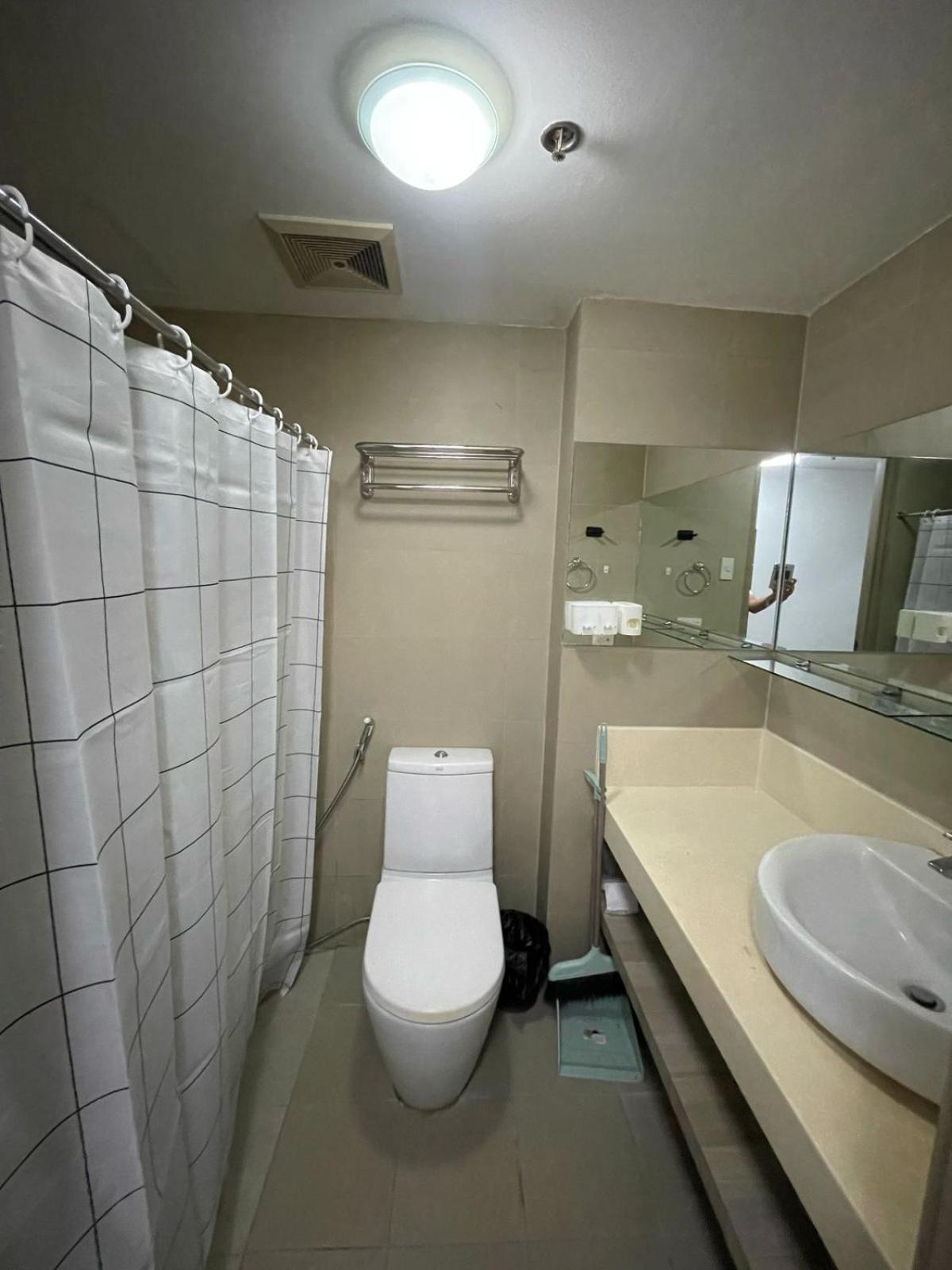 The Serenity Tower 2610 Apartment