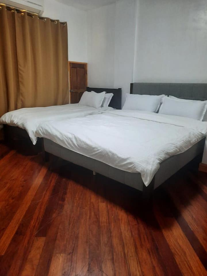 Apartment In Paco, 2 Bdrm Manila