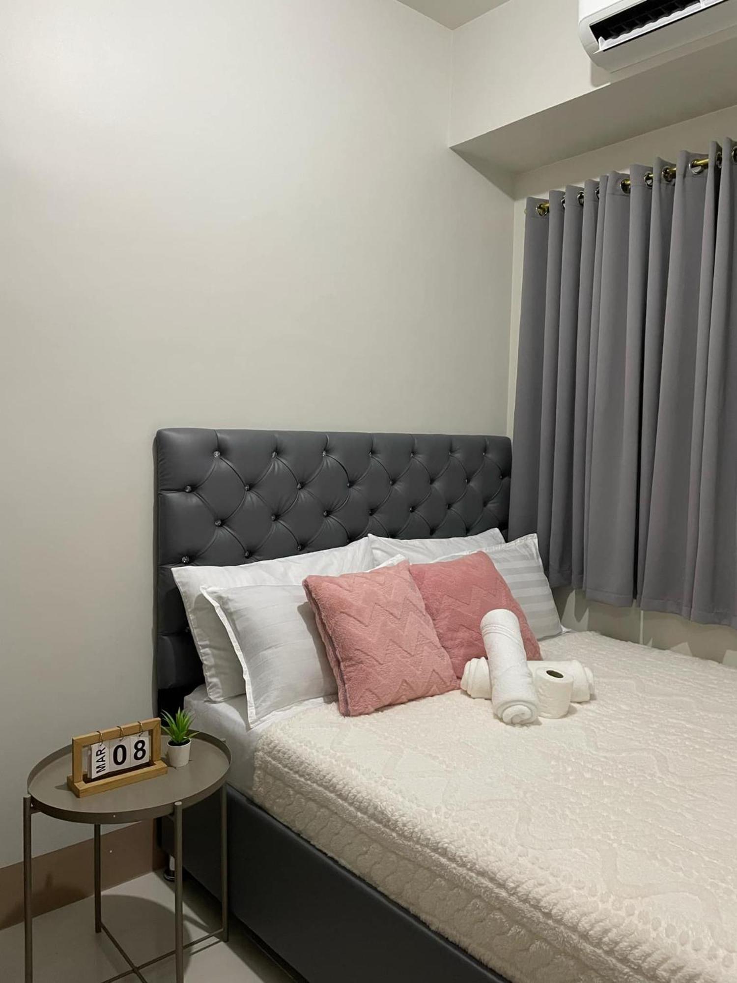10 Minutes From Moa - Cozy With Hot Shower & Balcony Aparthotel Manila