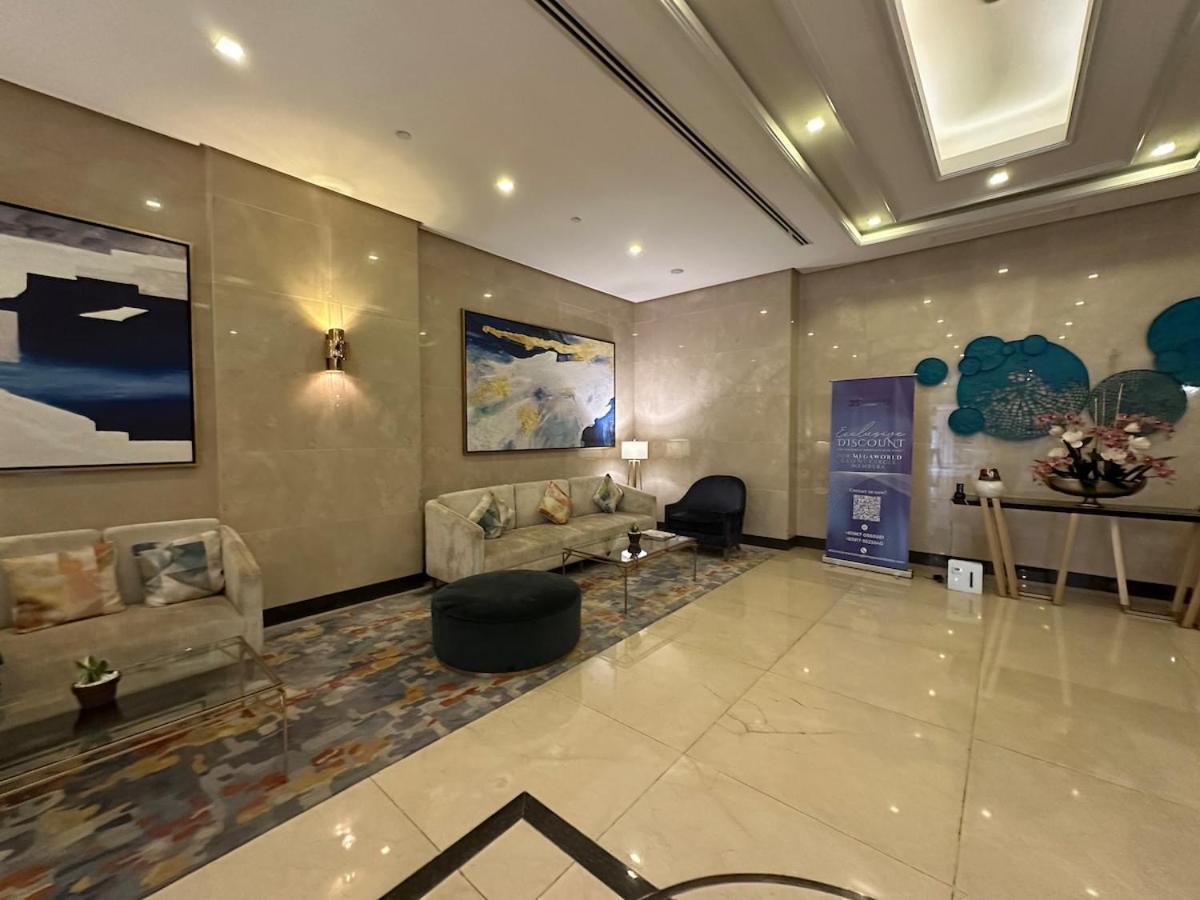 Apartment Balcony Overlooking The Iconic Venice Grand Canal With Pool & Sauna, Alexa Smart Lighting, Free Parking, 5 Mins To Bgc, Fast Wifi, Emma Mattress And Pillows Manila