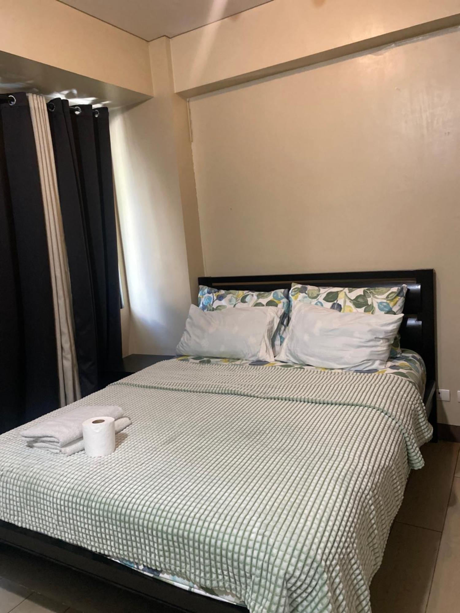 Two Palm Tree Condotel By Kath *