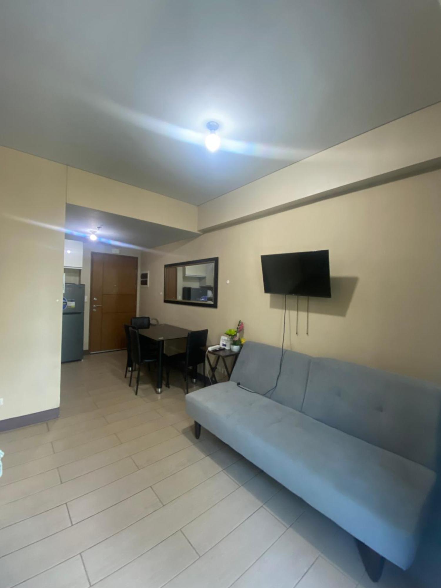 Two Palm Tree Condotel By Kath Aparthotel Manila