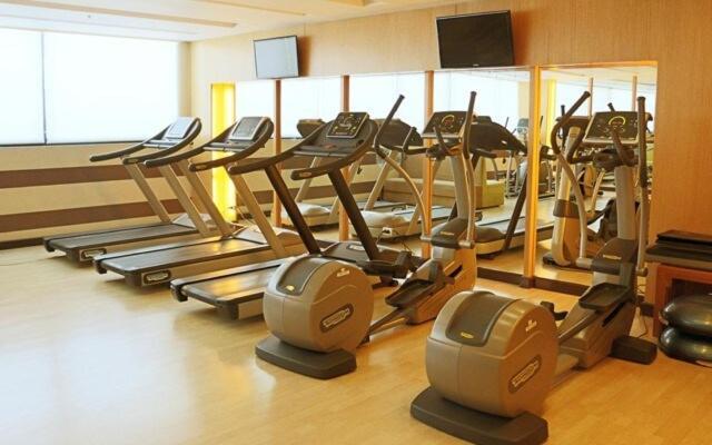 Spacious & Cozy Type Unit Near Megamall Apartment Manila