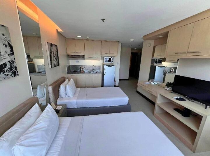 Spacious & Cozy Type Unit Near Megamall Manila