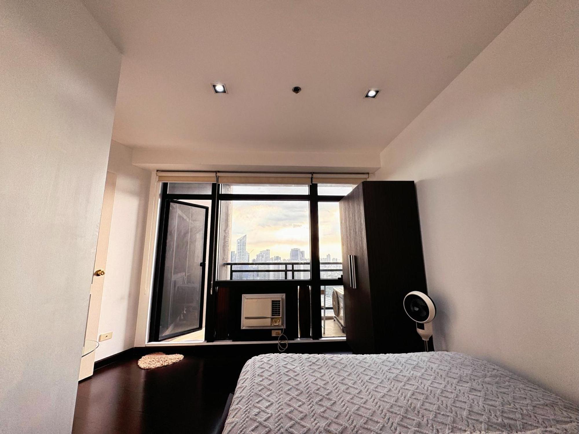 The Gramercy Residences New Sleek 1br Suite, 600mbps Wifi, Netflix & Free Amenities 5* Manila