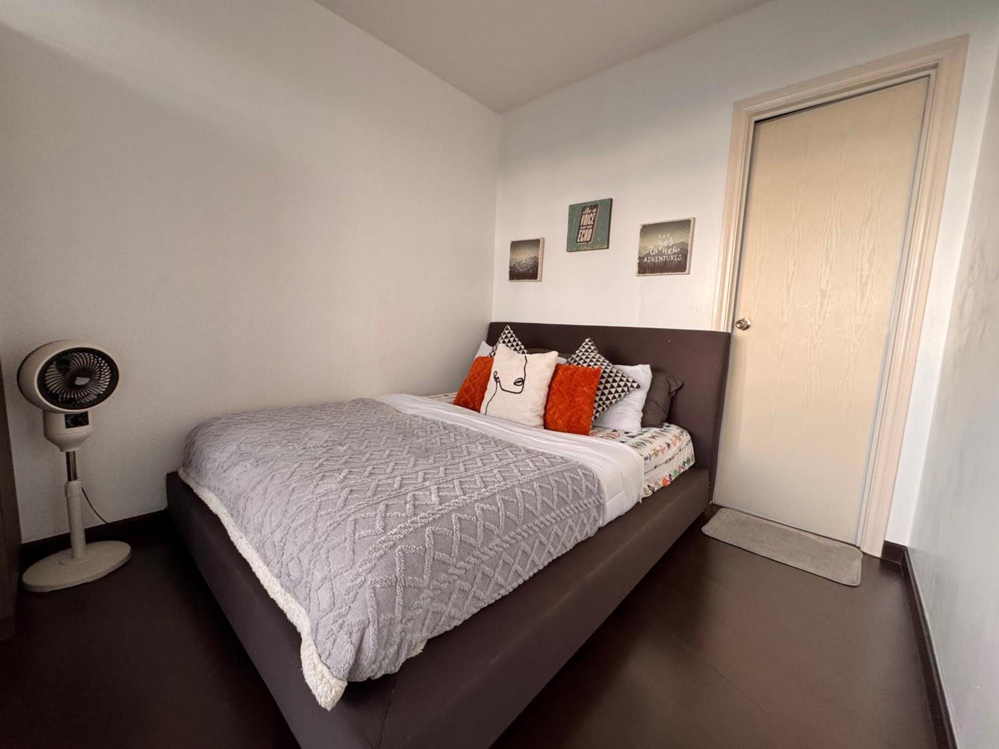 The Gramercy Residences New Sleek 1br Suite, 600mbps Wifi, Netflix & Free Amenities Hotel 5*