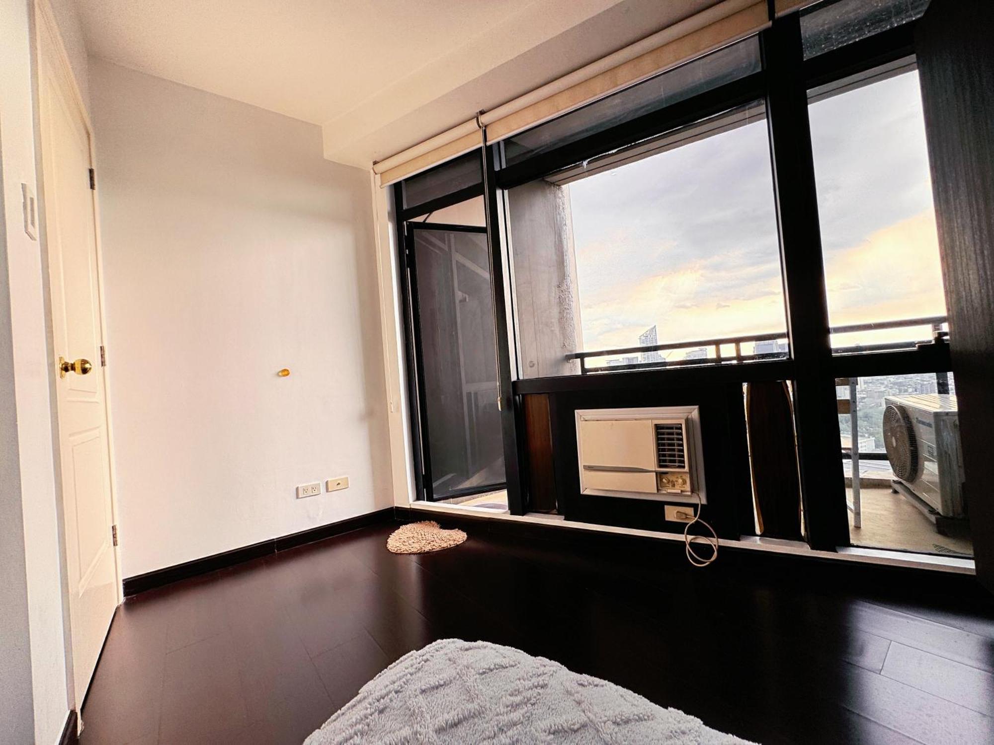 The Gramercy Residences New Sleek 1br Suite, 600mbps Wifi, Netflix & Free Amenities
